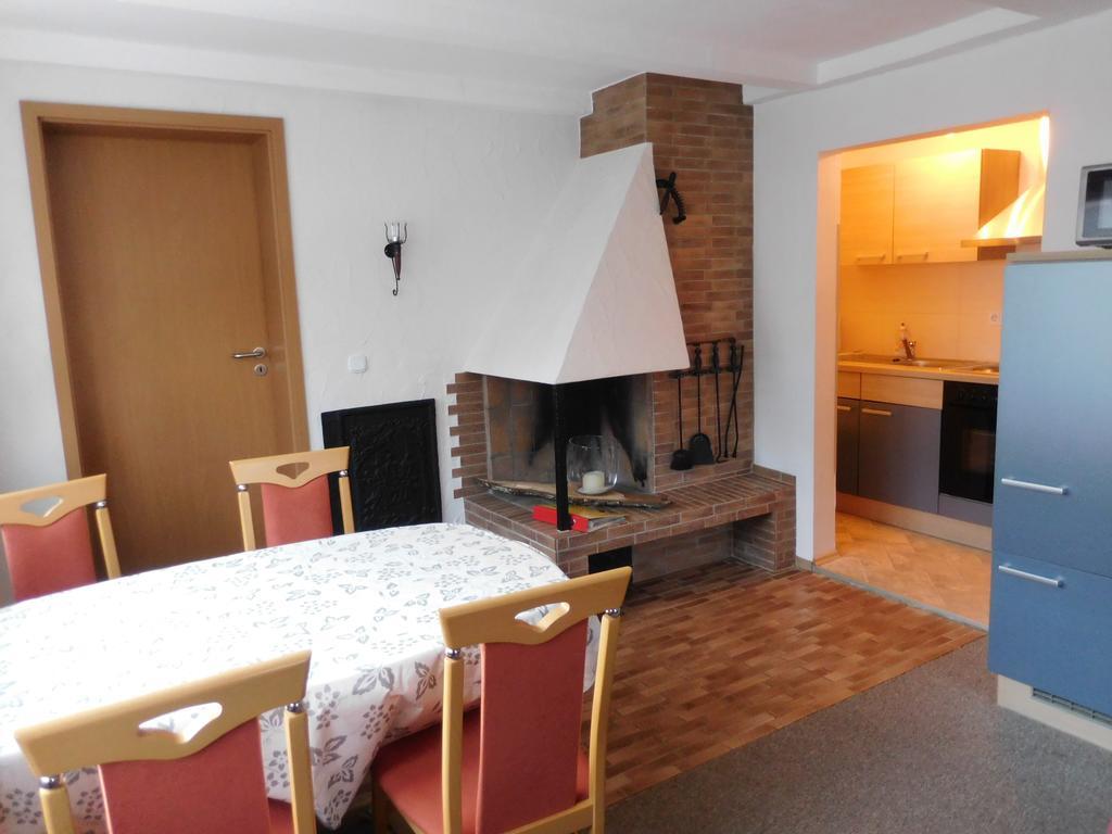 Ferienbauernhof Familie Stratmann Apartman Eslohe Szoba fotó